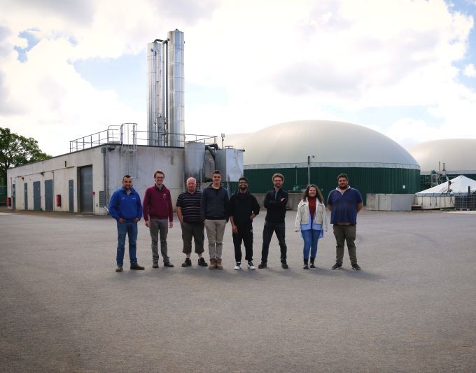C’est en plein cœur de la Normandie, sur les terres de cinq agriculteurs...